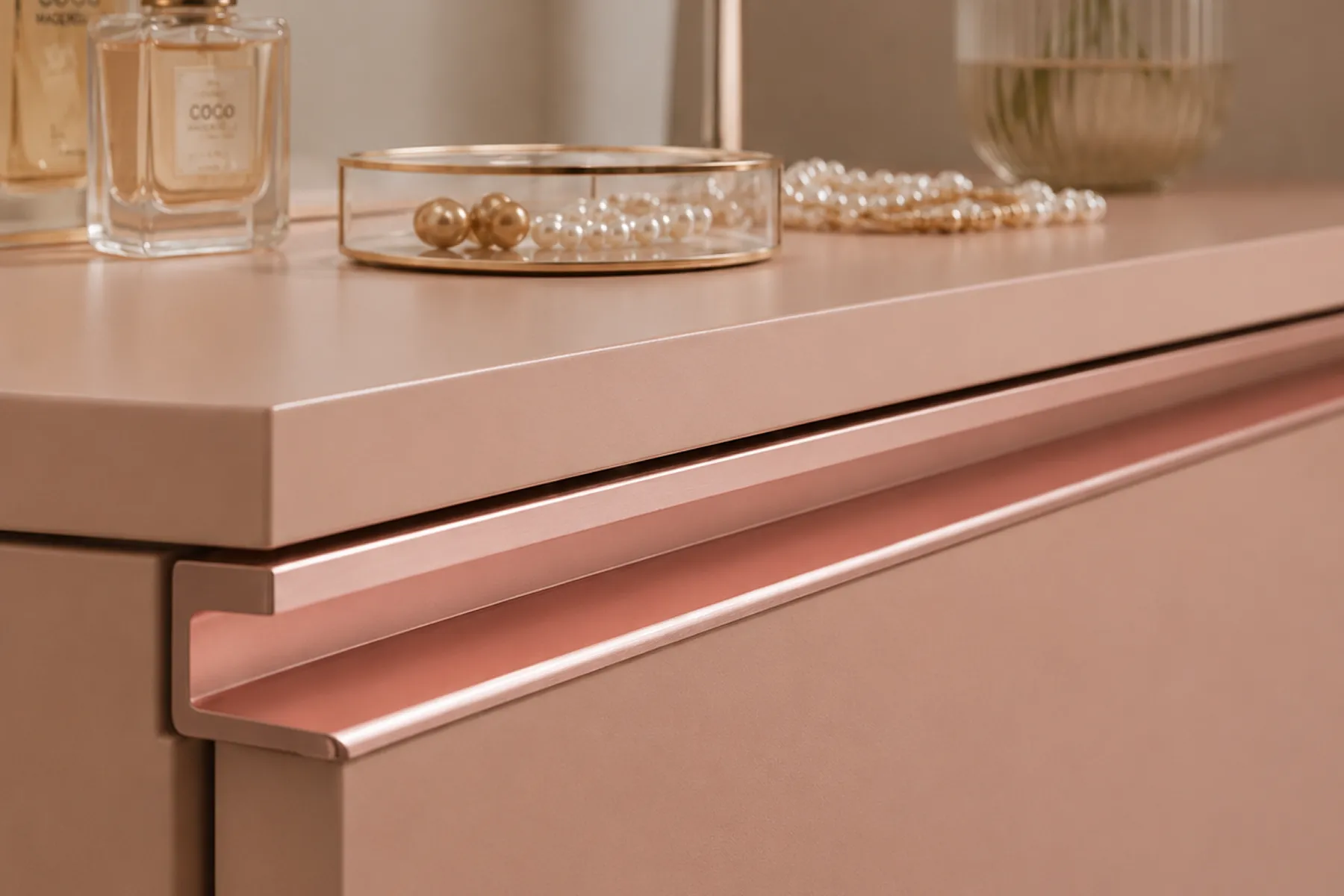 Integrated F-handle profile on bedroom dresser drawers