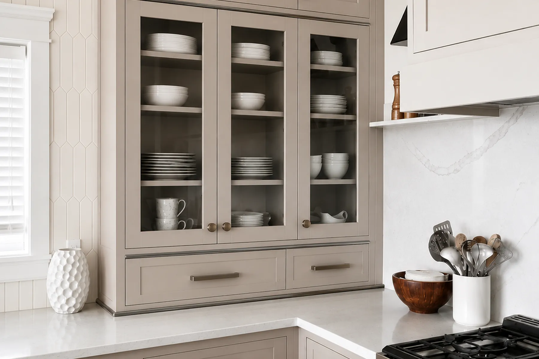 Glass-Front Display Cabinet with Aluminium Cabinet Profiles